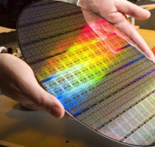 未來 75 年的半導體器件和晶體管